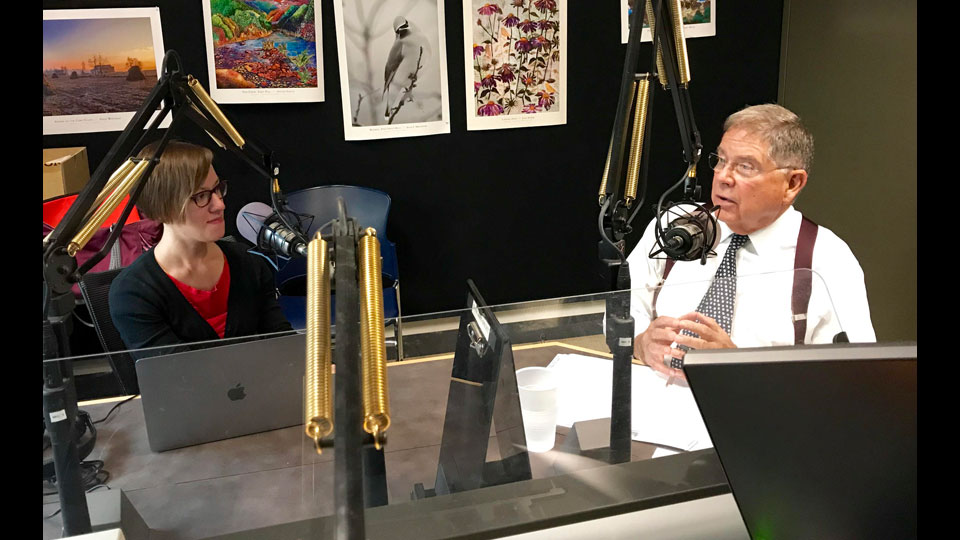 Guest host Jenna Spinelle and Knight Foundation president and CEO, Alberto Ibargüen.