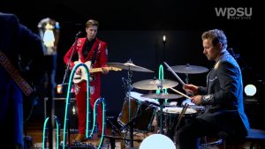 Co. Townes performs "Movin'"